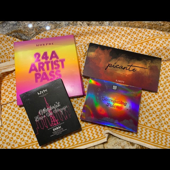 Palette Bundle - Picture 1 of 6